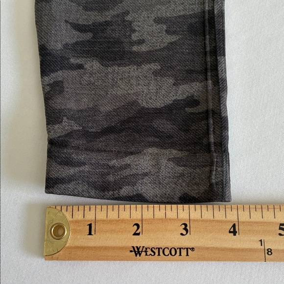 Spanx Leggings Women’s Medium Black Gray Camo Shapewear Tummy Control Activewear - Picture 8 of 9